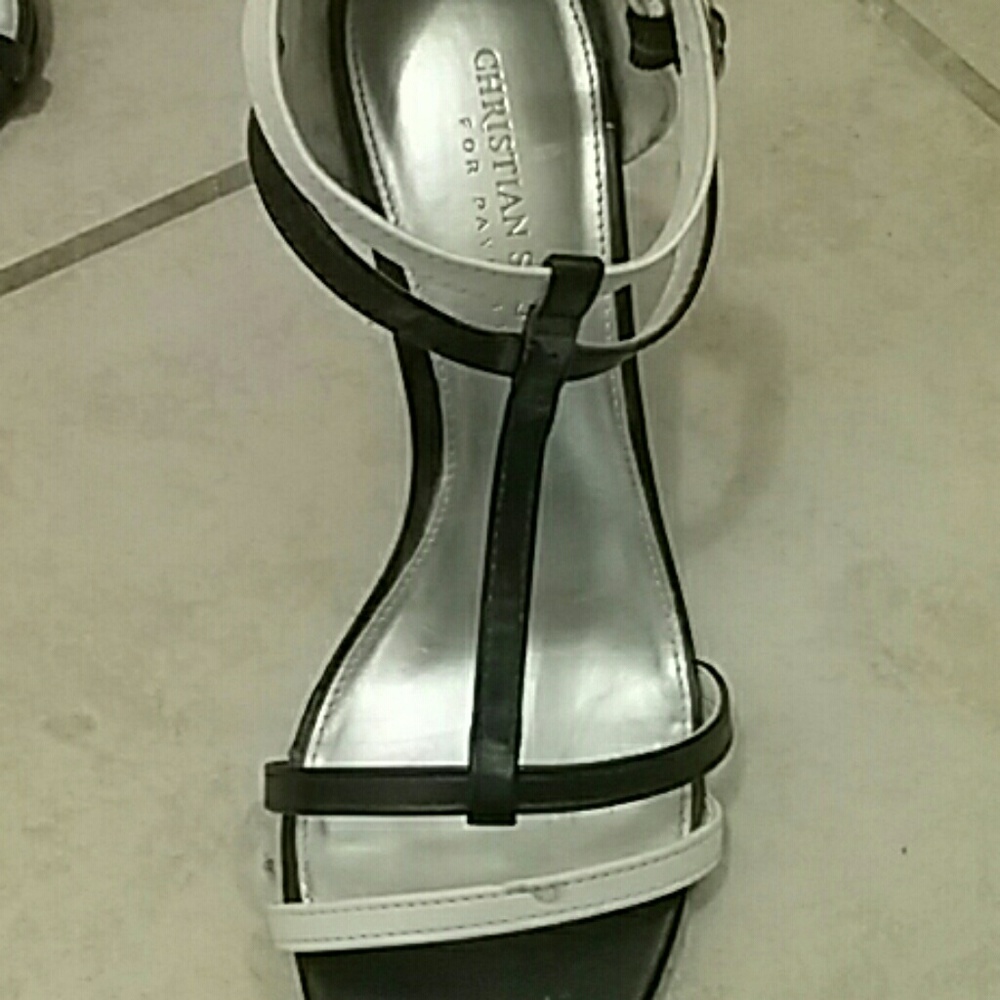 Heels - Picture 2 of 3